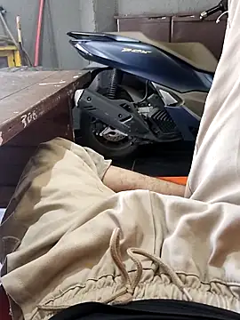 Snapshot of Juliano69xv chatting on February 2026 07:06:01 PM Juliano69xv online show from February 2026 07:06:01 PM