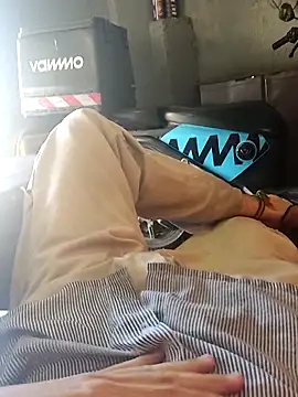 Snapshot of Juliano69xv chatting on February 2026 07:58:02 PM Juliano69xv online show from February 2026 07:58:02 PM