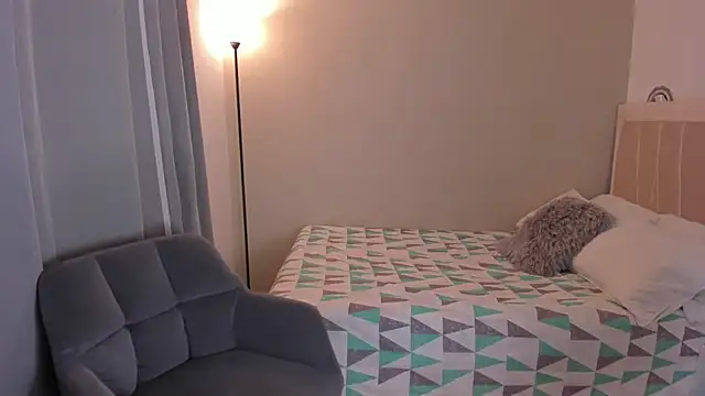 Snapshot of lulu_rrussell chatting on March 2026 04:23:01 AM lulu rrussell online show from March 2026 04:23:01 AM