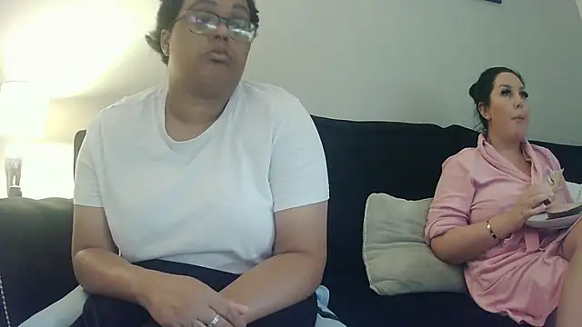 vanilla chocolate23 online show from September 2025 11:32:02 AM