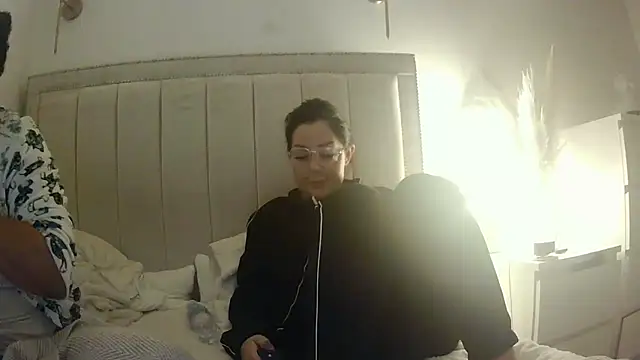 vanilla chocolate23 online show from October 2025 06:52:02 PM