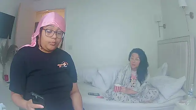 vanilla chocolate23 online show from May 2026 08:23:01 AM