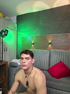 Snapshot of _EUFRATES_ chatting on December 2025 11:43:02 PM EUFRATES online show from December 2025 11:43:02 PM