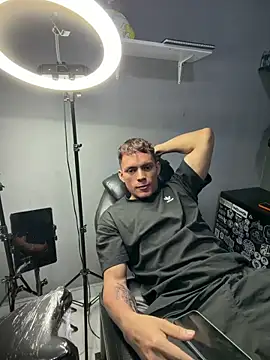 Snapshot of _EUFRATES_ chatting on March 2026 11:43:01 PM EUFRATES online show from March 2026 11:43:01 PM