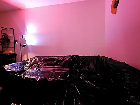 Snapshot of manforhotfun chatting on February 2026 12:23:01 AM manforhotfun online show from February 2026 12:23:01 AM