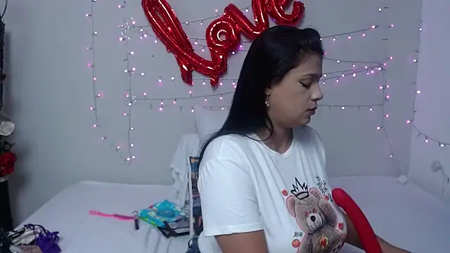 Snapshot of Nicol_Love0 chatting on February 2025 12:19:01 PM Nicol Love0 online show from February 2025 12:19:01 PM