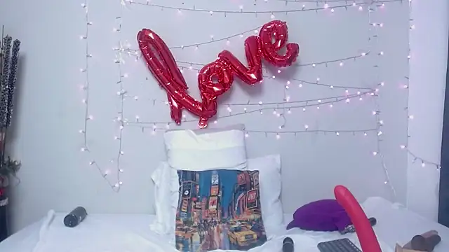 Snapshot of Nicol_Love0 chatting on March 2025 08:00:01 PM Nicol Love0 online show from March 2025 08:00:01 PM