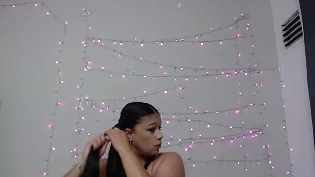 Snapshot of Nicol_Love0 chatting on March 2025 11:01:02 AM Nicol Love0 online show from March 2025 11:01:02 AM