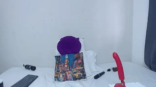 Snapshot of Nicol_Love0 chatting on March 2025 02:10:01 PM Nicol Love0 online show from March 2025 02:10:01 PM