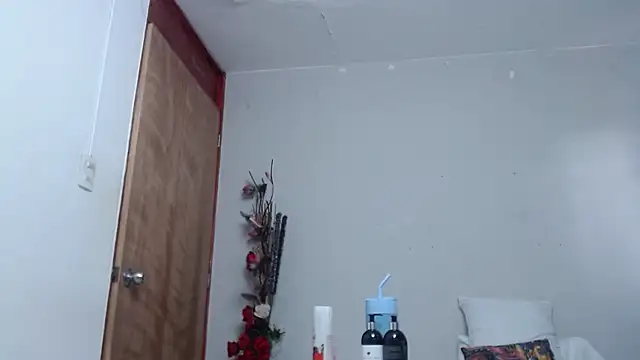 Snapshot of Nicol_Love0 chatting on March 2025 02:07:02 PM Nicol Love0 online show from March 2025 02:07:02 PM