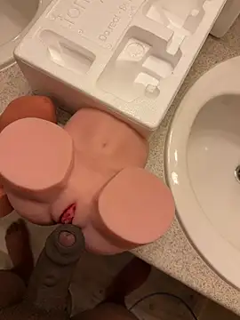 Snapshot of MaterialGolan chatting on February 2026 02:37:01 AM MaterialGolan online show from February 2026 02:37:01 AM