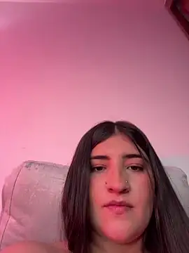 Snapshot of AhriCutte chatting on December 2024 09:52:02 PM AhriCutte online show from December 2024 09:52:02 PM