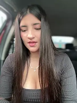 Snapshot of AhriCutte chatting on February 2025 05:28:01 PM AhriCutte online show from February 2025 05:28:01 PM