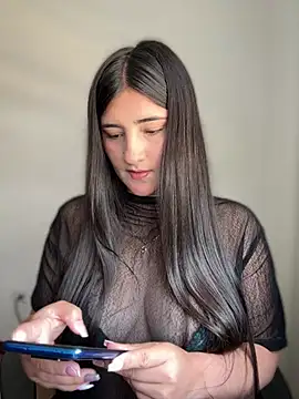 Snapshot of AhriCutte chatting on February 2025 05:37:02 PM AhriCutte online show from February 2025 05:37:02 PM