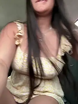 Snapshot of AhriCutte chatting on March 2025 05:39:02 PM AhriCutte online show from March 2025 05:39:02 PM