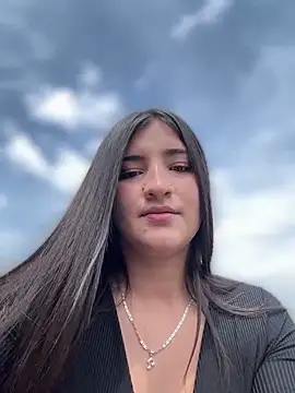 Snapshot of AhriCutte chatting on March 2025 07:06:01 PM AhriCutte online show from March 2025 07:06:01 PM