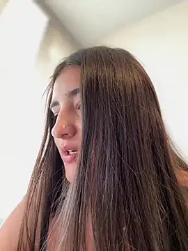 Snapshot of AhriCutte chatting on March 2025 09:01:02 PM AhriCutte online show from March 2025 09:01:02 PM