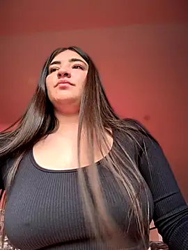 Snapshot of AhriCutte chatting on November 2025 06:45:02 PM AhriCutte online show from November 2025 06:45:02 PM