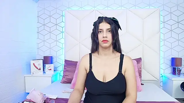 MadelineBeckert online show from September 2025 07:35:01 PM