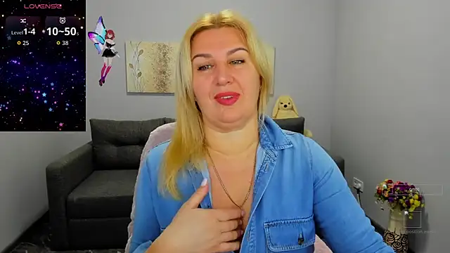 Lili Crossi online show from December 2025 06:41:01 AM