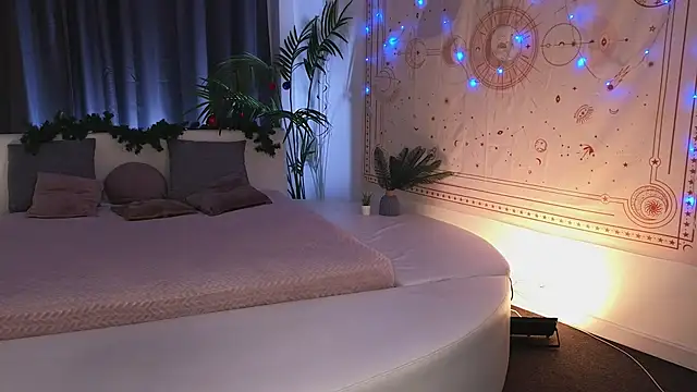 cherry lea online show from December 2024 04:46:02 PM