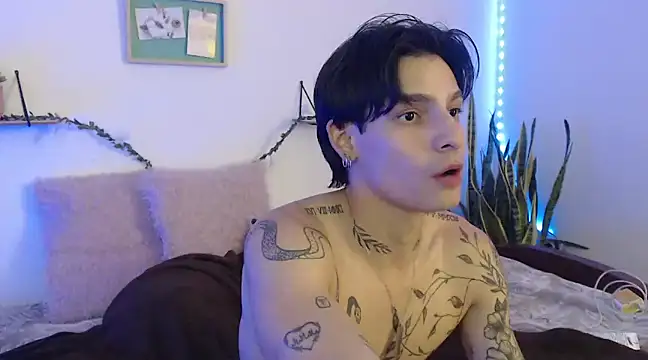 Apolo Hidalgo01 online show from January 2025 04:00:02 PM