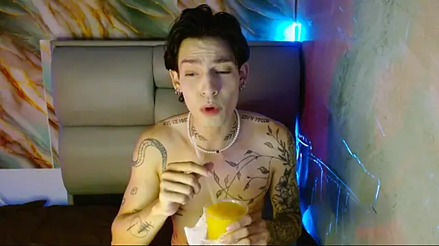 Apolo Hidalgo01 online show from September 2025 07:02:02 PM