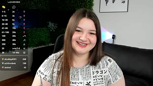 Snapshot of Alice_Walters chatting on December 2024 12:56:01 AM Alice Walters online show from December 2024 12:56:01 AM