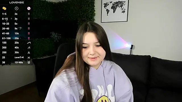 Snapshot of Alice_Walters chatting on December 2024 04:05:02 PM Alice Walters online show from December 2024 04:05:02 PM