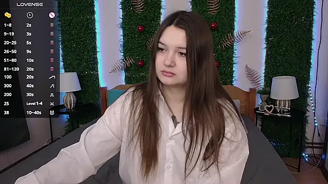 Snapshot of Alice_Walters chatting on December 2024 07:53:01 AM Alice Walters online show from December 2024 07:53:01 AM