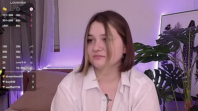 Snapshot of Alice_Walters chatting on January 2025 10:45:01 PM Alice Walters online show from January 2025 10:45:01 PM