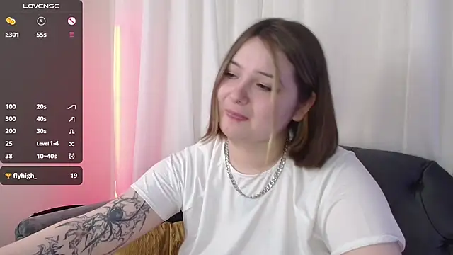 Snapshot of Alice_Walters chatting on January 2025 10:28:02 PM Alice Walters online show from January 2025 10:28:02 PM