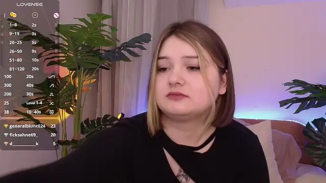 Snapshot of Alice_Walters chatting on January 2025 07:43:01 PM Alice Walters online show from January 2025 07:43:01 PM