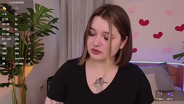 Snapshot of Alice_Walters chatting on February 2025 03:20:02 PM Alice Walters online show from February 2025 03:20:02 PM