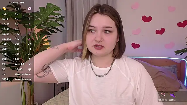 Snapshot of Alice_Walters chatting on February 2025 03:30:02 PM Alice Walters online show from February 2025 03:30:02 PM