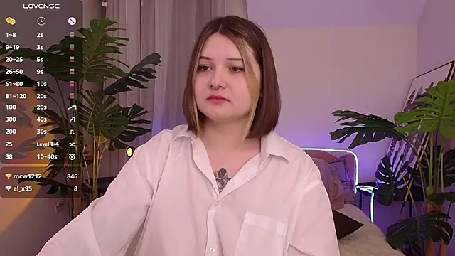 Snapshot of Alice_Walters chatting on February 2025 07:47:02 PM Alice Walters online show from February 2025 07:47:02 PM