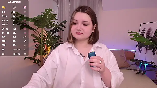 Snapshot of Alice_Walters chatting on March 2025 03:23:02 PM Alice Walters online show from March 2025 03:23:02 PM