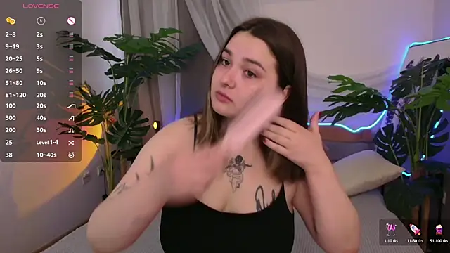 Snapshot of Alice_Walters chatting on September 2025 02:28:01 PM Alice Walters online show from September 2025 02:28:01 PM