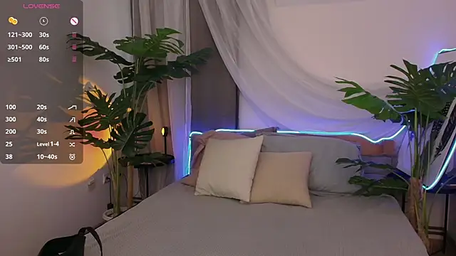 Snapshot of Alice_Walters chatting on October 2025 02:58:02 PM Alice Walters online show from October 2025 02:58:02 PM