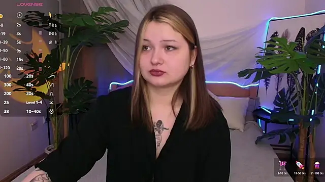 Snapshot of Alice_Walters chatting on December 2025 01:42:01 PM Alice Walters online show from December 2025 01:42:01 PM