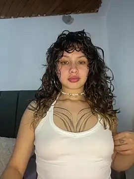 Snapshot of Andi9_ chatting on October 2025 11:12:02 PM Andi9 online show from October 2025 11:12:02 PM