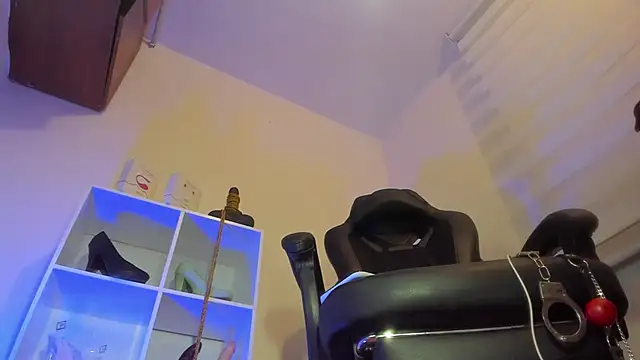 charlotte joliedart online show from September 2025 11:29:02 PM