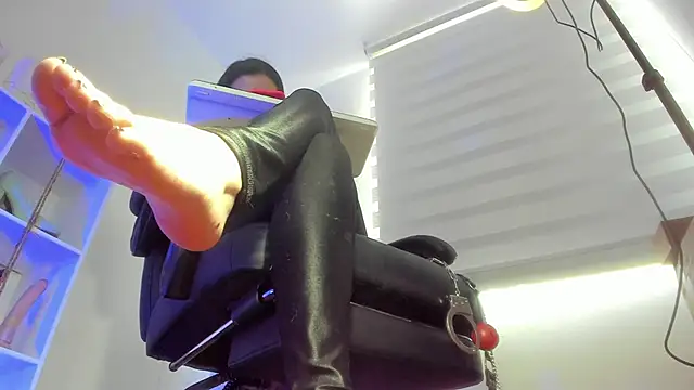 charlotte joliedart online show from September 2025 07:47:01 PM