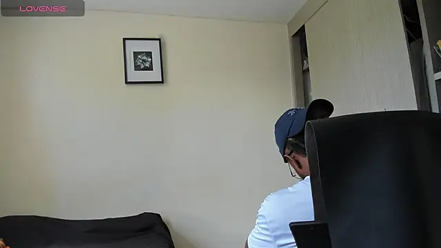 AdonisKnight online show from September 2025 03:34:02 PM