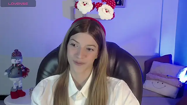 Snapshot of Nora_Vennucci chatting on December 2024 08:14:02 PM Nora Vennucci online show from December 2024 08:14:02 PM