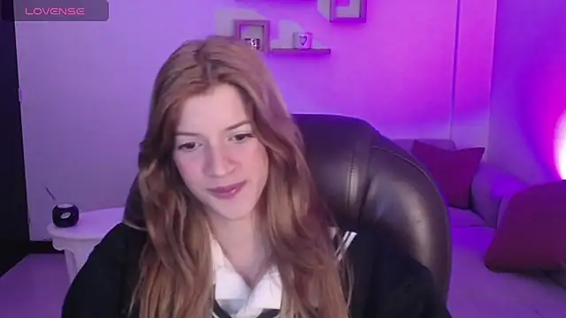 Snapshot of Nora_Vennucci chatting on January 2025 07:42:02 PM Nora Vennucci online show from January 2025 07:42:02 PM