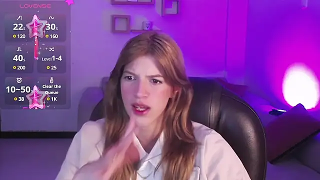 Snapshot of Nora_Vennucci chatting on January 2025 07:29:02 PM Nora Vennucci online show from January 2025 07:29:02 PM