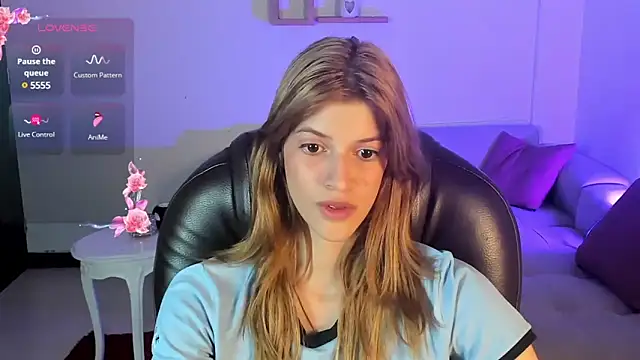 Snapshot of Nora_Vennucci chatting on February 2025 10:29:02 PM Nora Vennucci online show from February 2025 10:29:02 PM