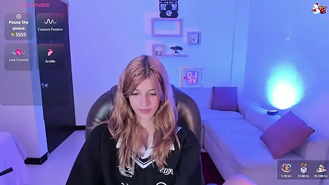 Snapshot of Nora_Vennucci chatting on February 2025 10:15:02 PM Nora Vennucci online show from February 2025 10:15:02 PM