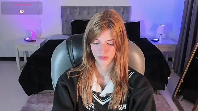 Snapshot of Nora_Vennucci chatting on March 2025 07:48:01 PM Nora Vennucci online show from March 2025 07:48:01 PM